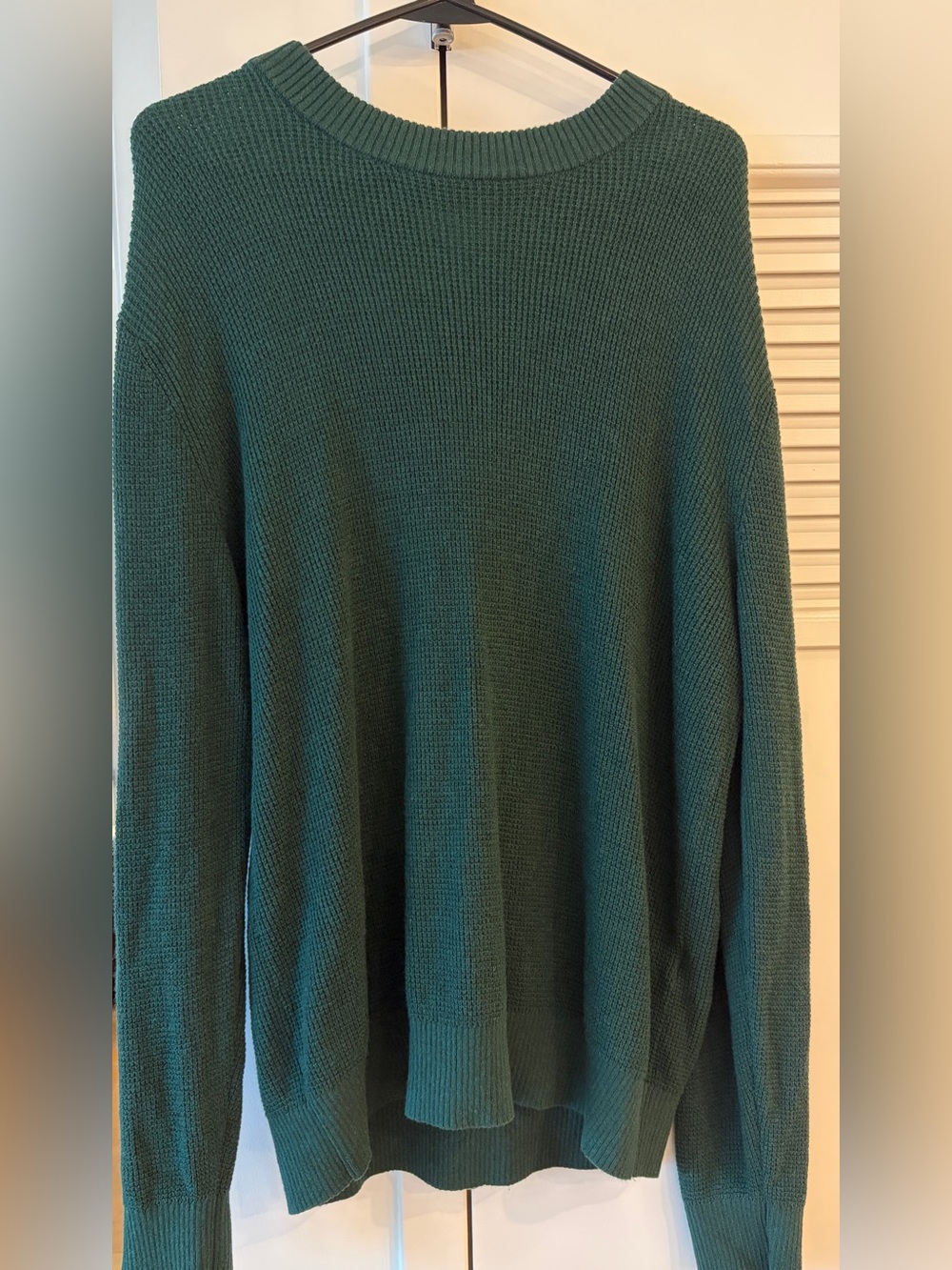 Precedent Men’s cashmere blend sweater!